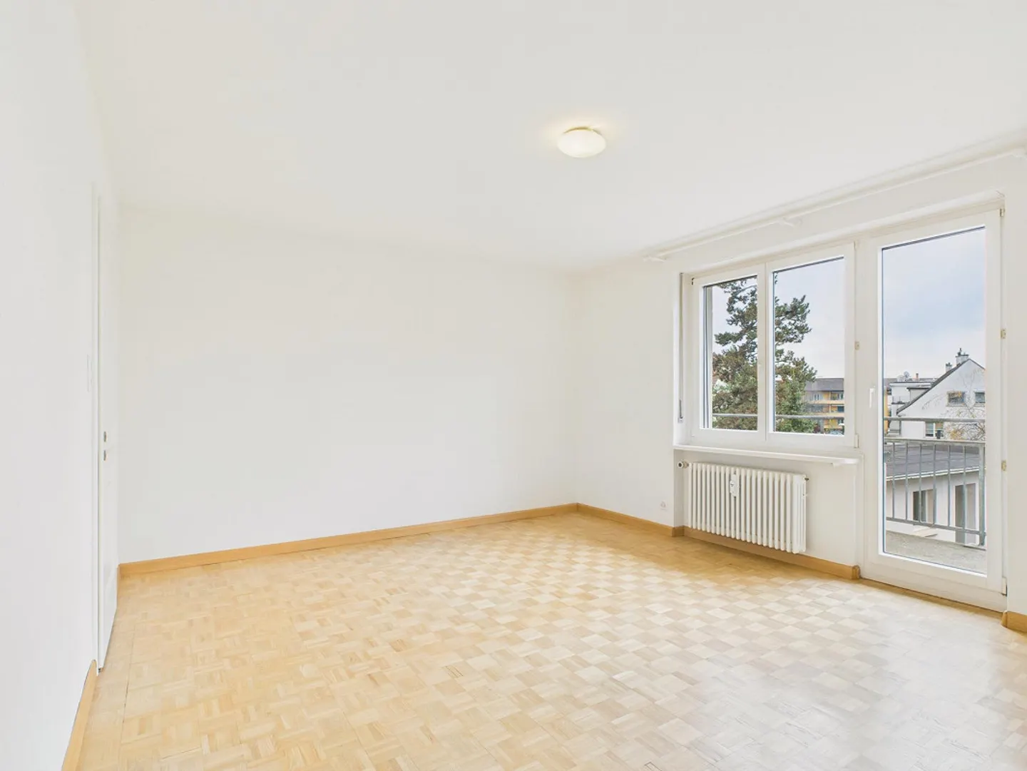 Attractive and very large 173m2 maisonette apartment in Allschwil, BL - Limited until the end of 2028 - Photo 5 of 17