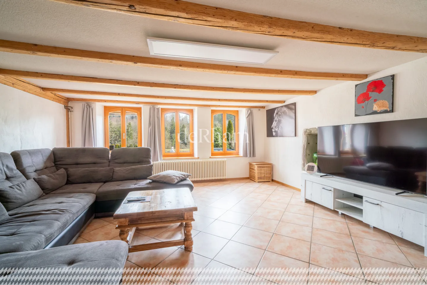 Renovierte Farm mit zwei Wohnungen auf einem Grundstück von 2'358 m2 - Foto 2 von 23