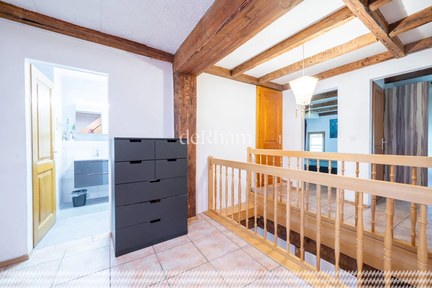 Renovierte Farm mit zwei Wohnungen auf einem Grundstück von 2'358 m2 - Foto 5 von 23