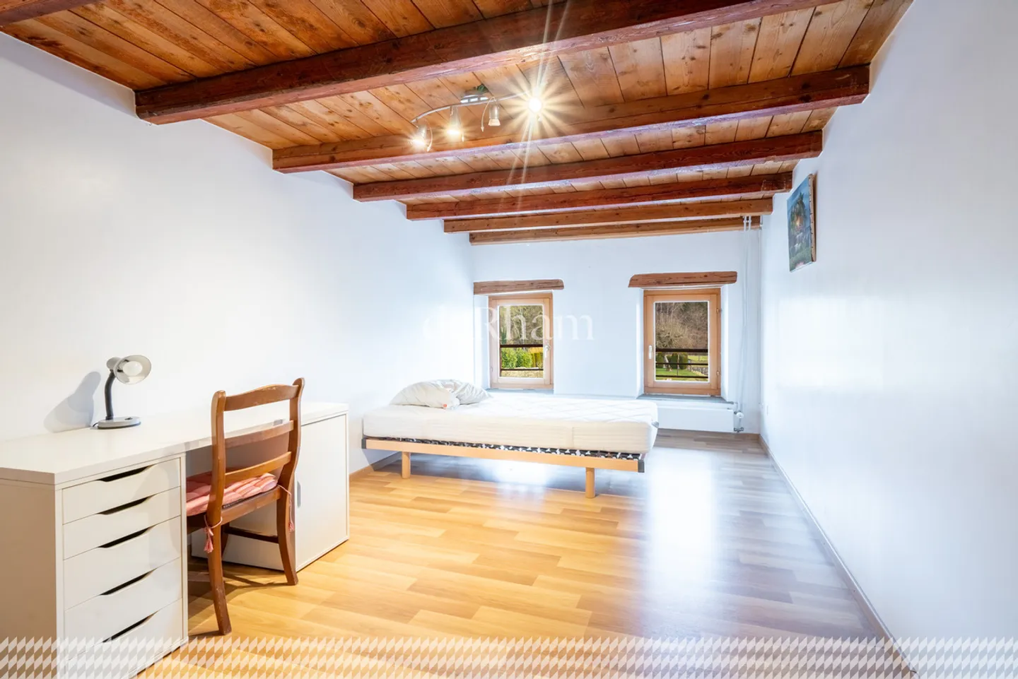 Renovierte Farm mit zwei Wohnungen auf einem Grundstück von 2'358 m2 - Foto 6 von 23
