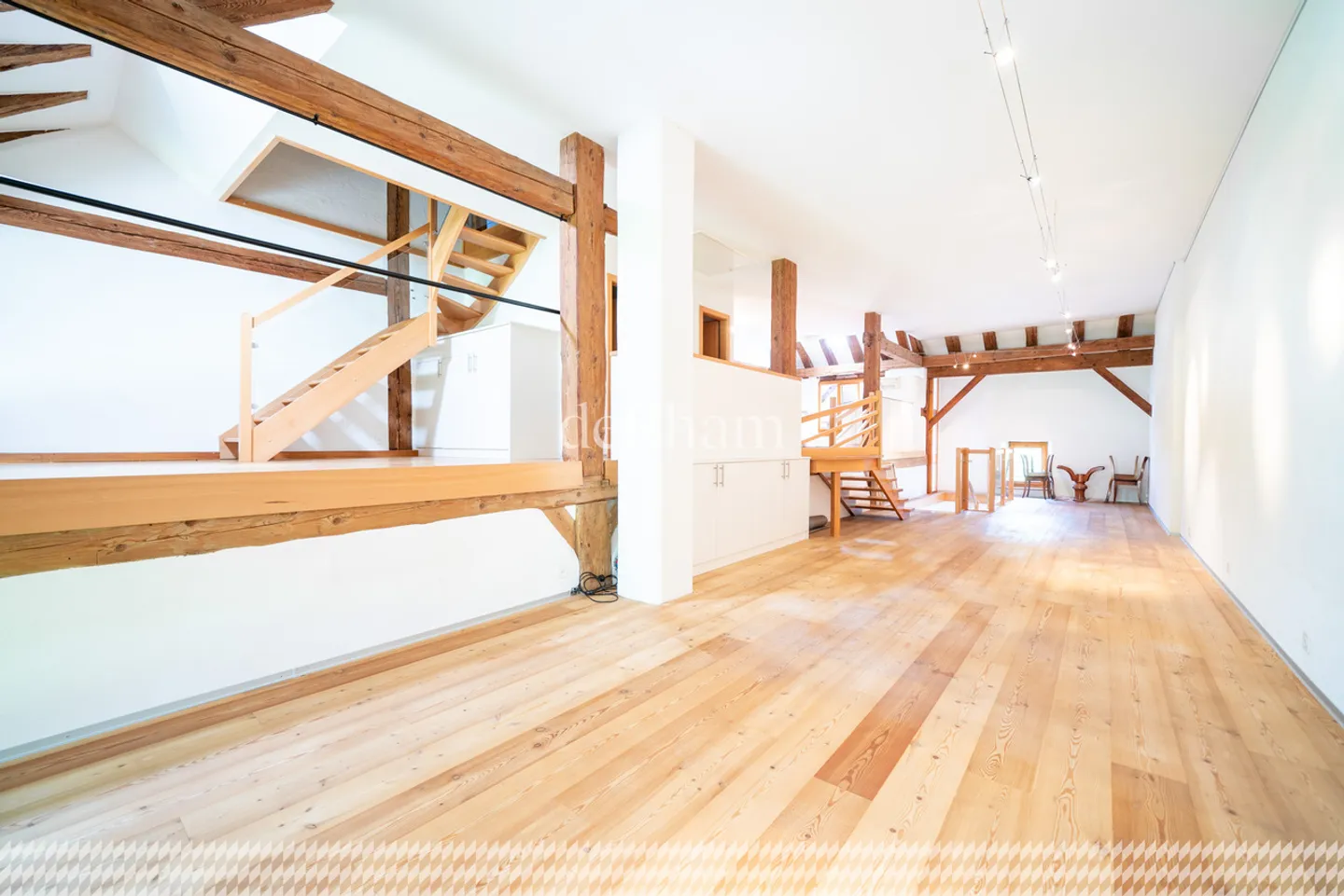 Renovierte Farm mit zwei Wohnungen auf einem Grundstück von 2'358 m2 - Foto 17 von 23