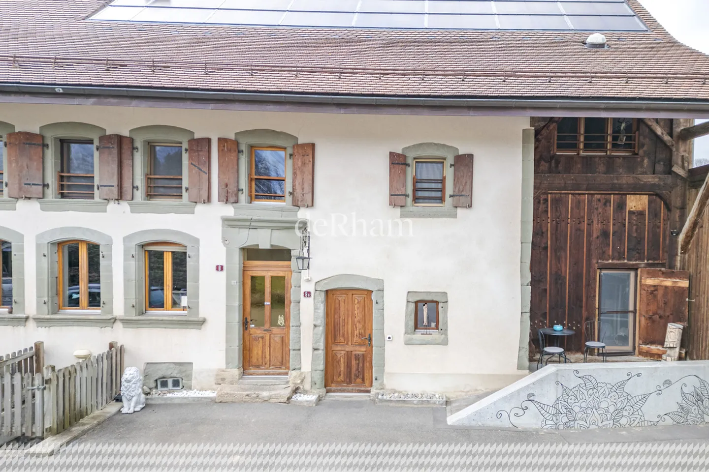 Renovierte Farm mit zwei Wohnungen auf einem Grundstück von 2'358 m2 - Foto 21 von 23