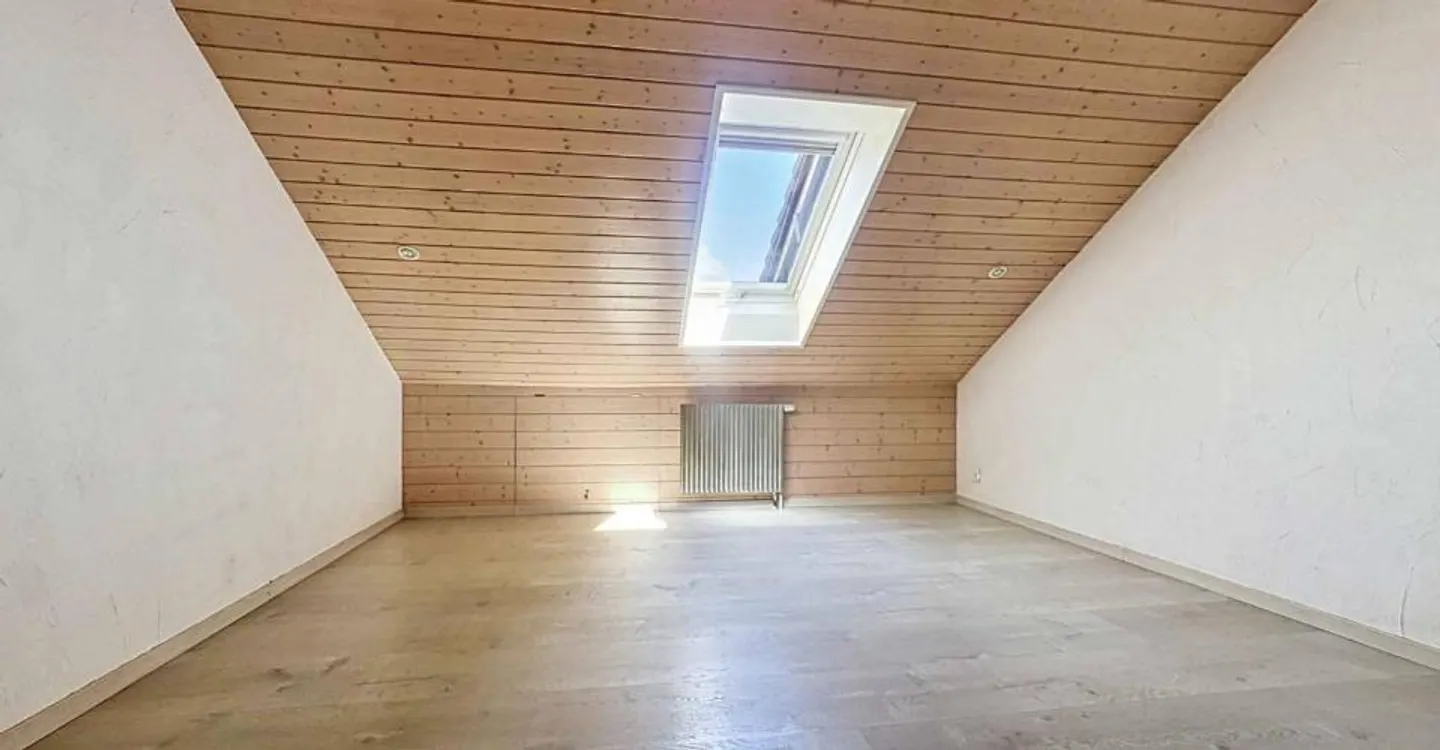 Spacious Duplex Apartment - Photo 6 of 11