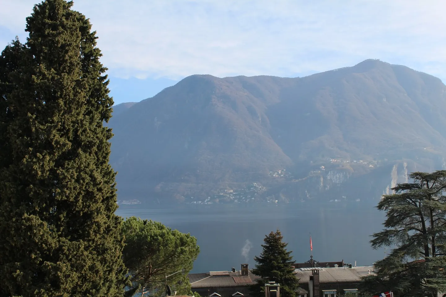 LUGANO - HELLES 2-ZIMMER-WOHNUNG MIT SEEBLICK ZU VERMIETEN - Foto 1 von 1