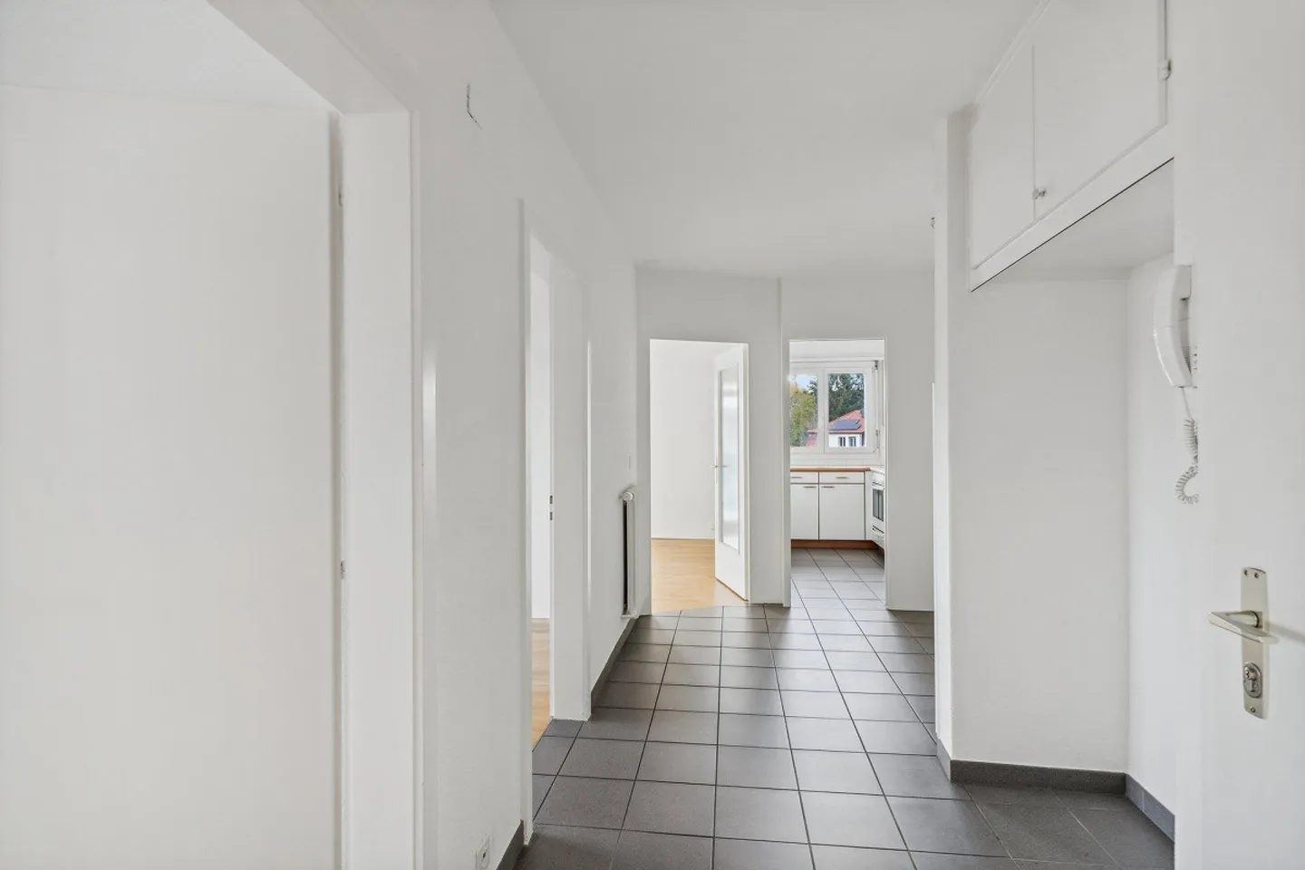 Geräumige Wohnung in Fribourg - Foto 2 von 9