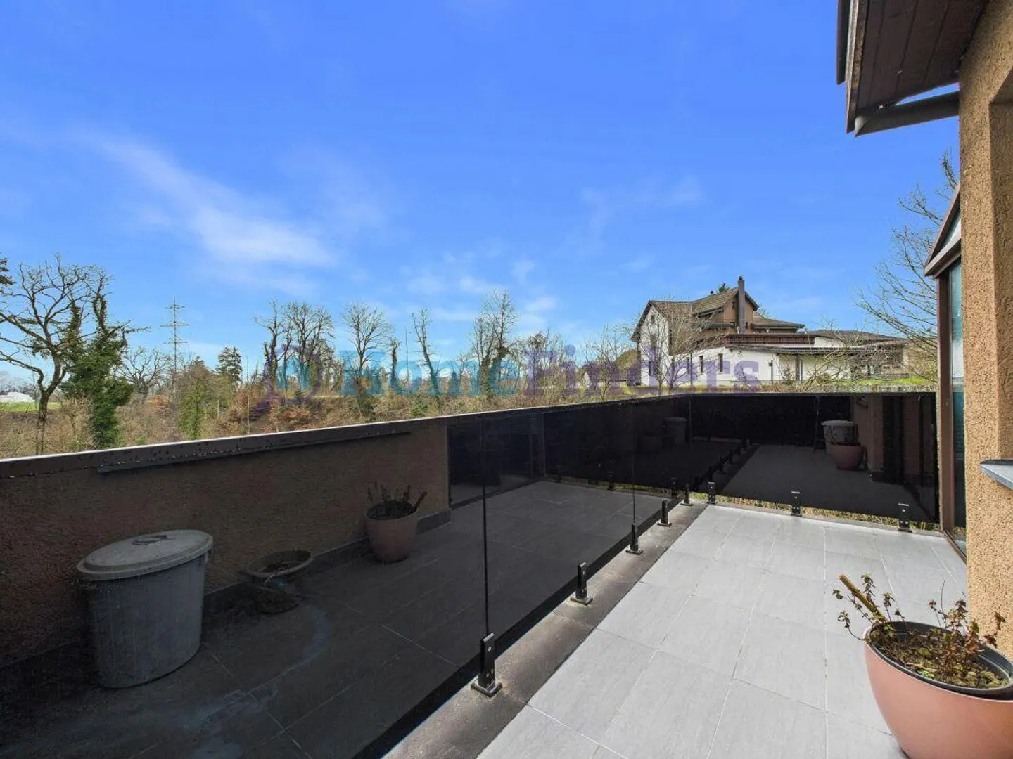 Geräumige Wohnung mit Garten - Foto 1 von 17