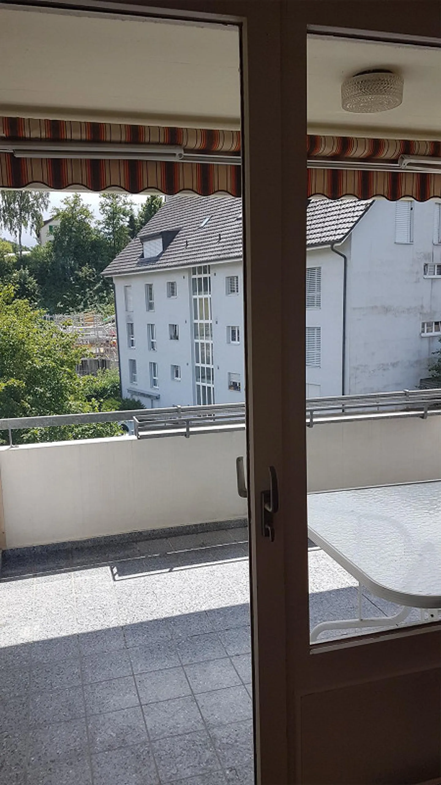 Large, sunny 4-room apartment in the attic - Photo 3 of 15