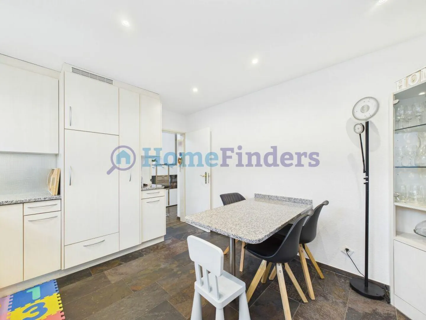 Geräumige Wohnung mit Garten - Foto 17 von 17