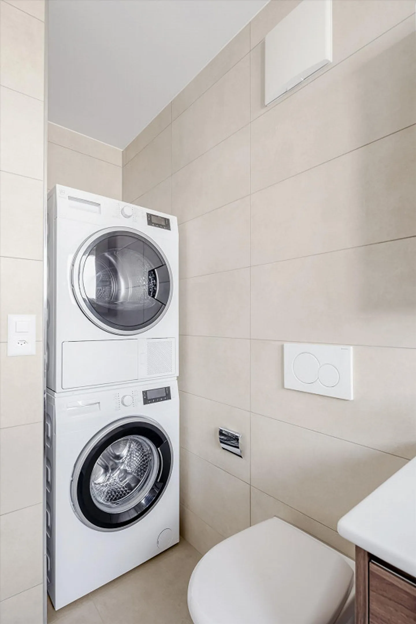 Are you already living or still looking? - Photo 3 of 5