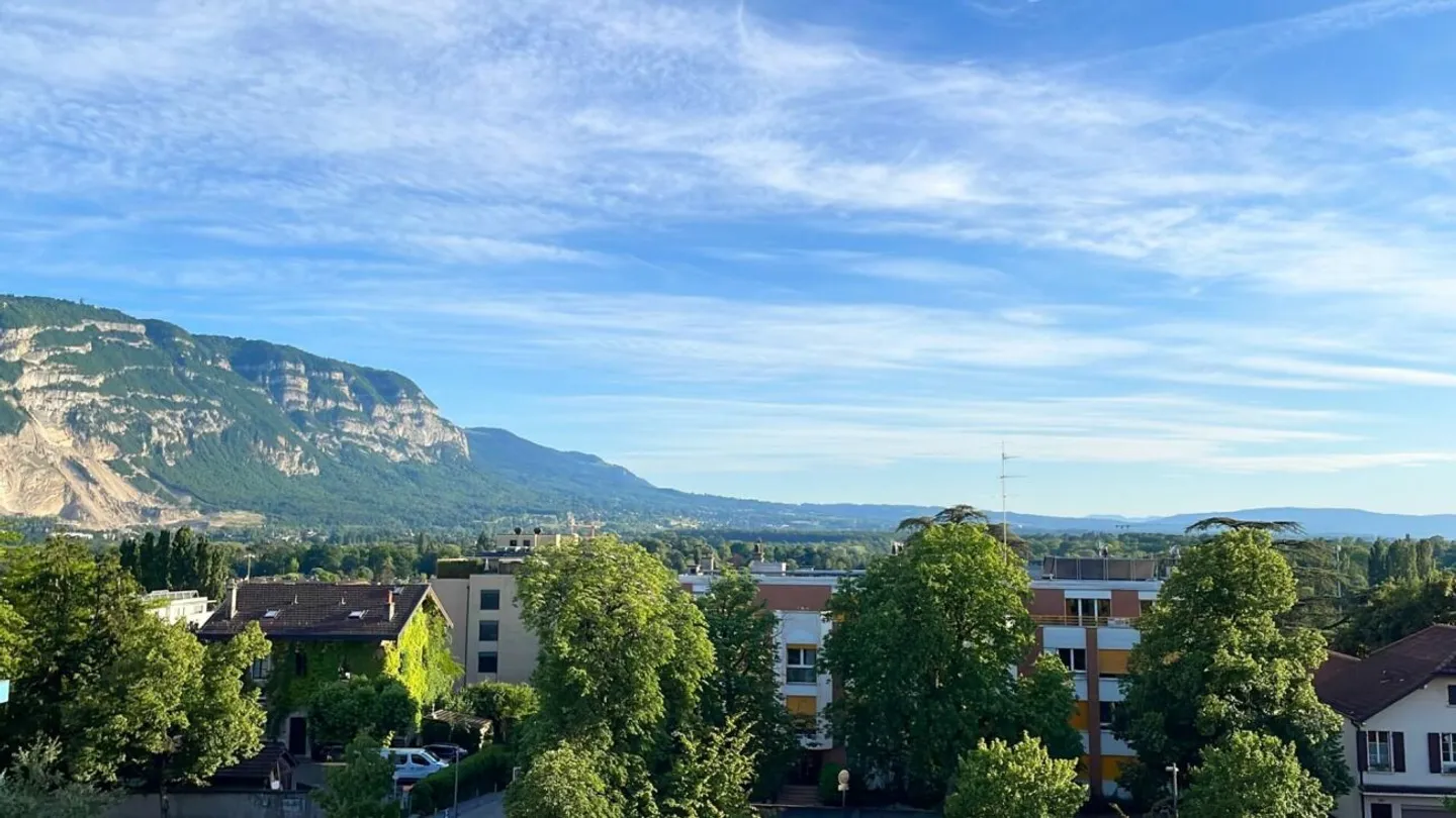 In esclusiva! Appartamento ristrutturato di 5 locali con vista - Foto 1 di 10