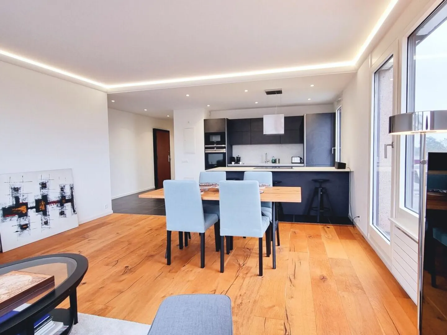 In esclusiva! Appartamento ristrutturato di 5 locali con vista - Foto 3 di 10