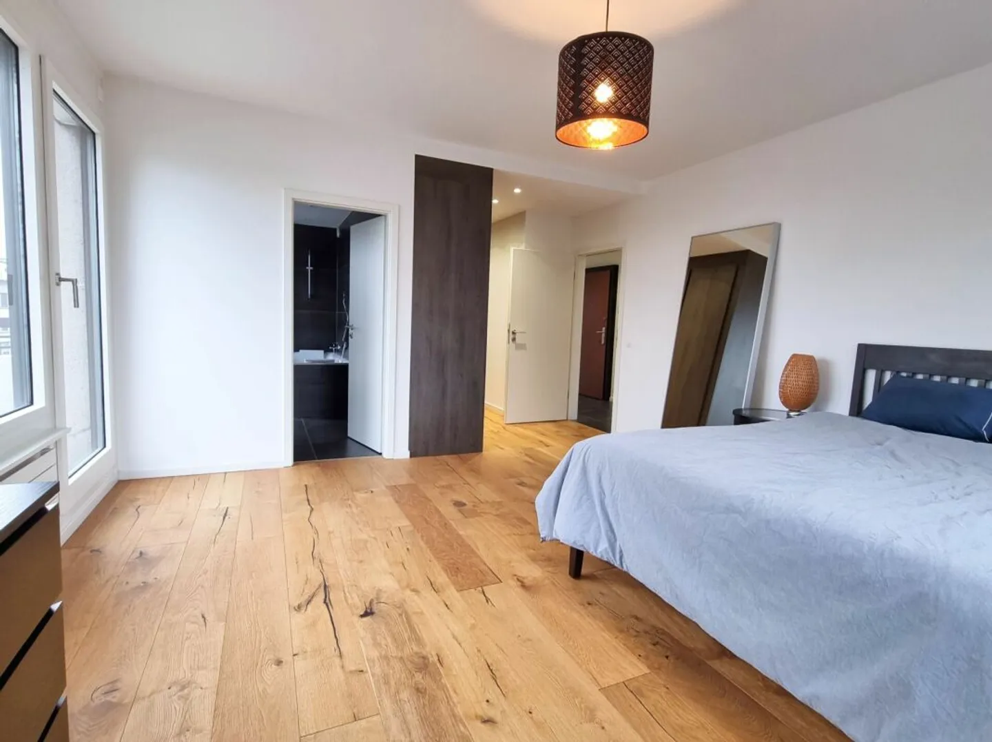 In esclusiva! Appartamento ristrutturato di 5 locali con vista - Foto 6 di 10