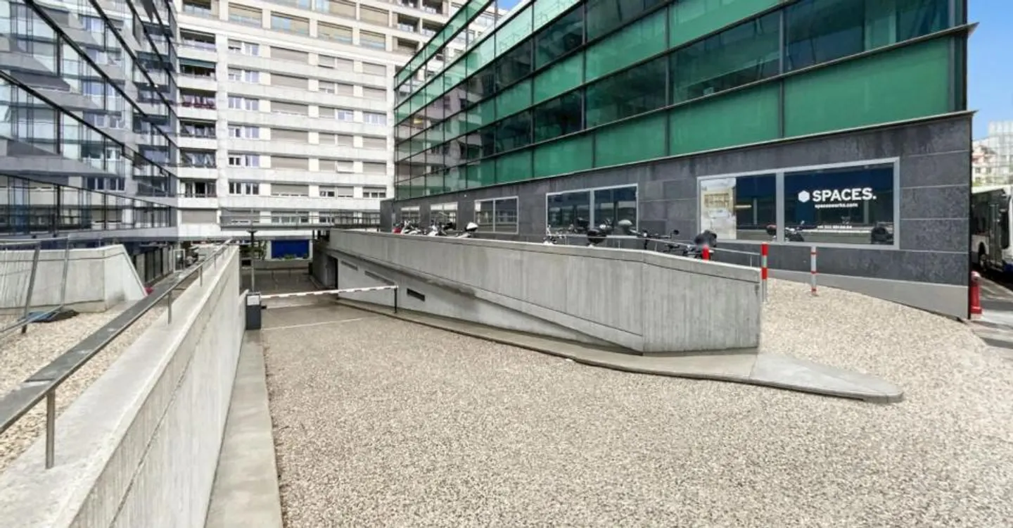 Posto moto all'aperto - Foto 1 di 1