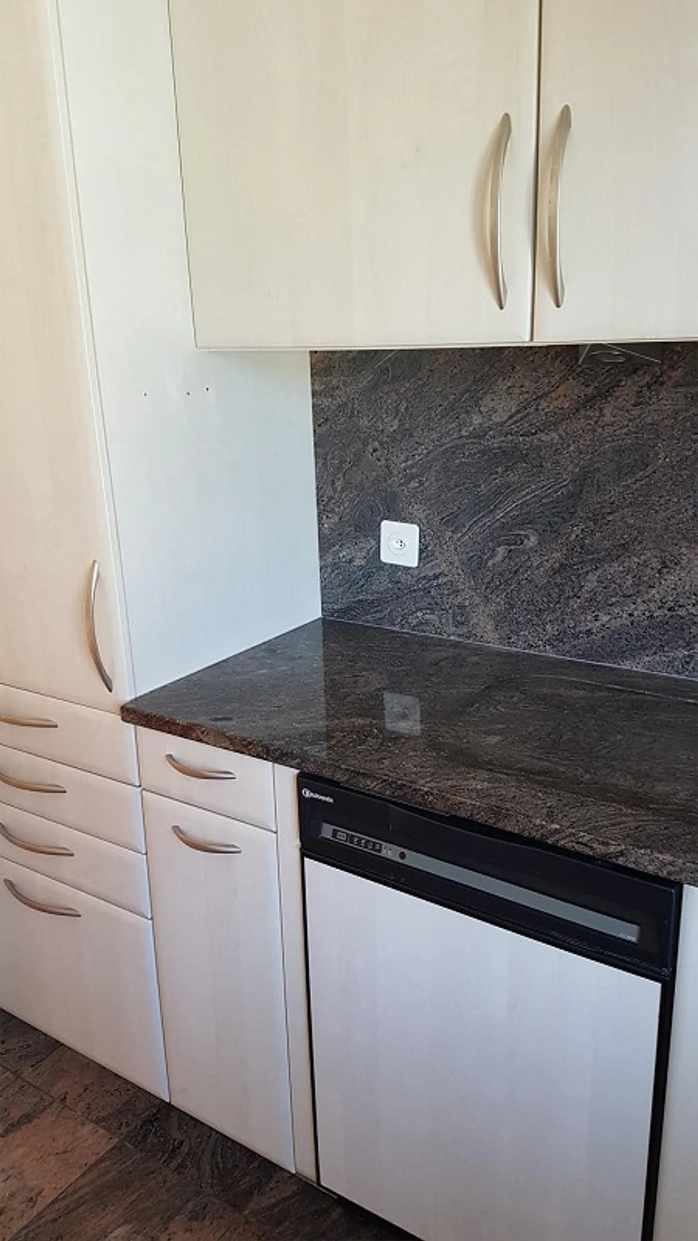 Large, sunny 4-room apartment in the attic - Photo 9 of 15