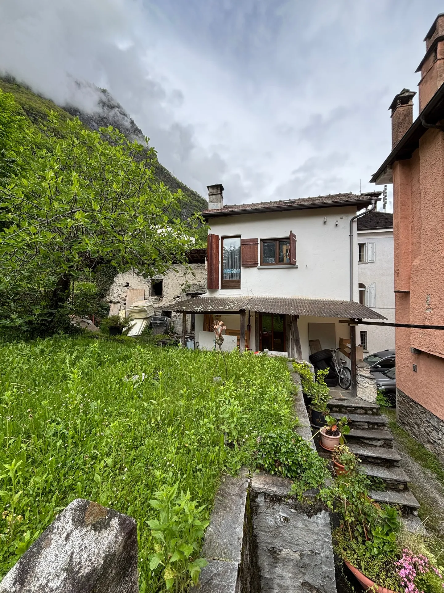 Casa da ristrutturare con ripostiglio a Lostallo (GR) - Foto 1 di 7