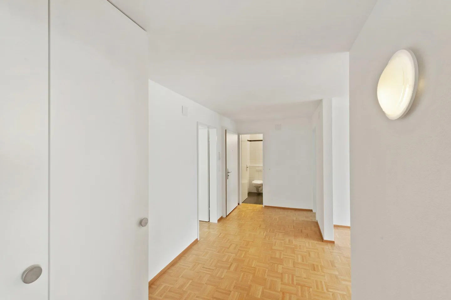 Appartement penthouse spacieux avec possibilité d'achat dans l'immeuble ! - Photo 6 sur 7