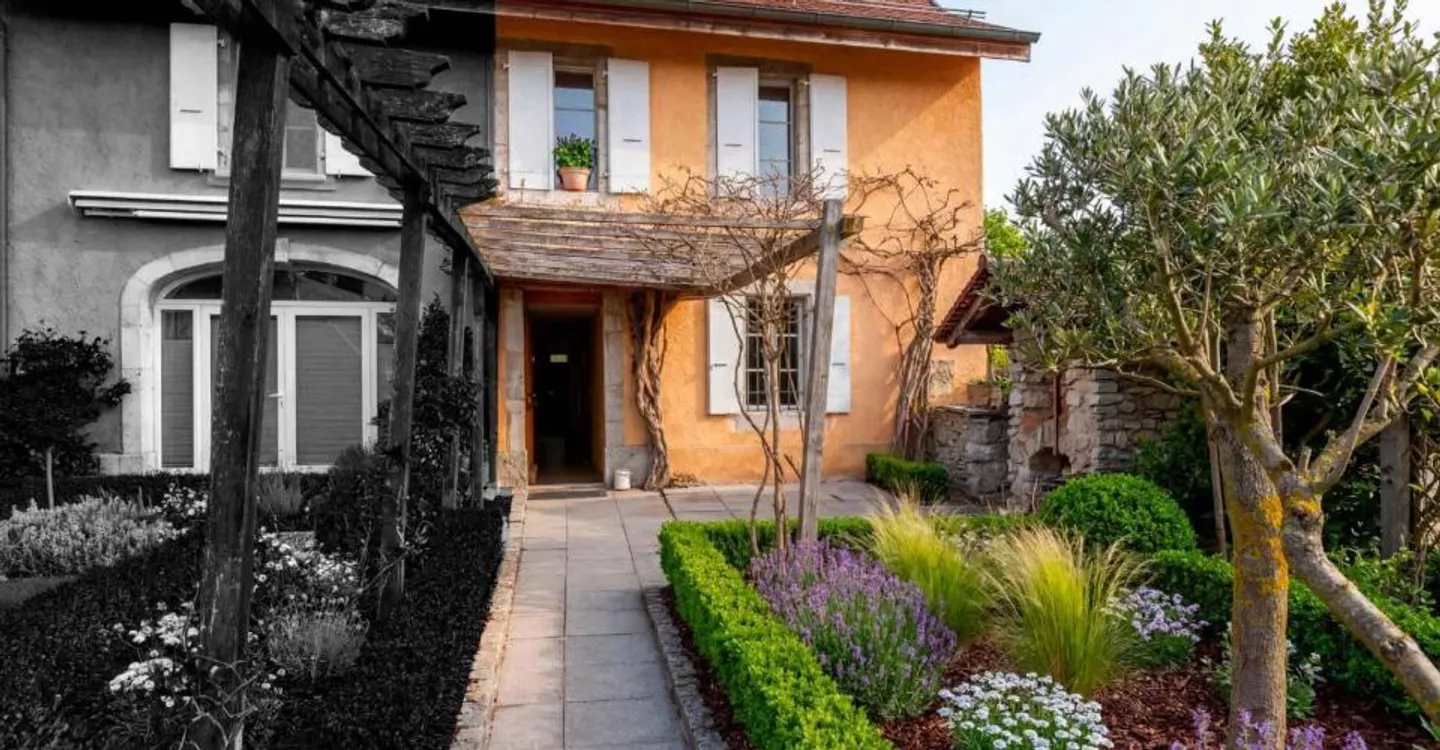 Casa da ristrutturare con vista sul cuore del villaggio - Foto 2 di 11