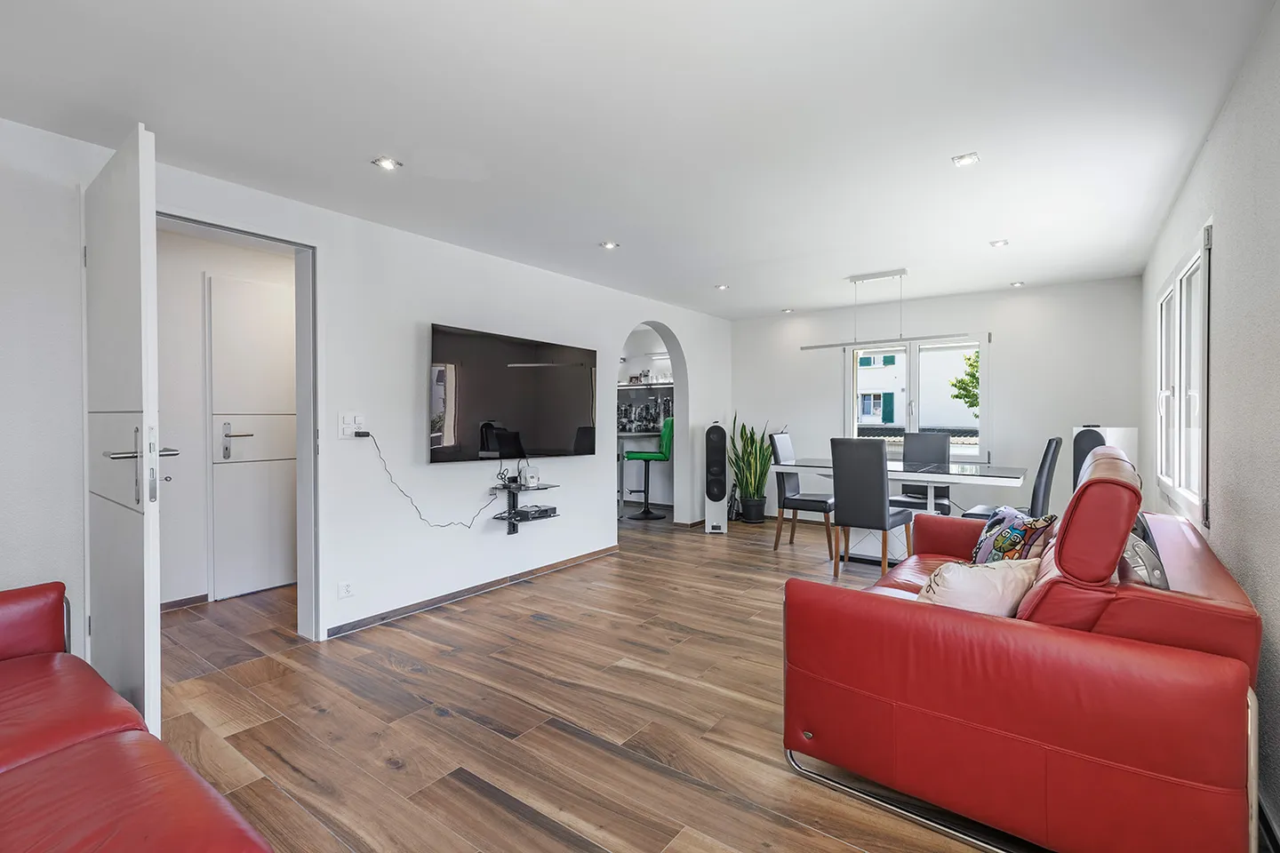 Charming Family Home in St. Margrethen - Photo 2 of 8