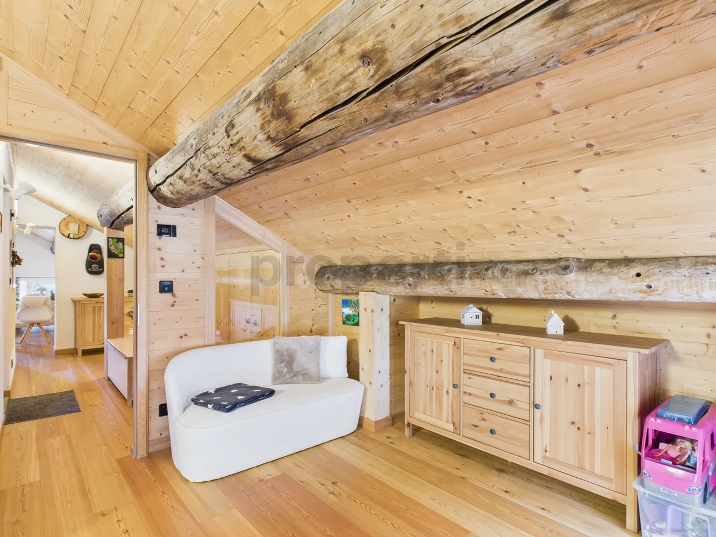 Tradition trifft Komfort: 2.5 Zimmer Zweitwohnung in Nufenen – natu... - Foto 6 von 11