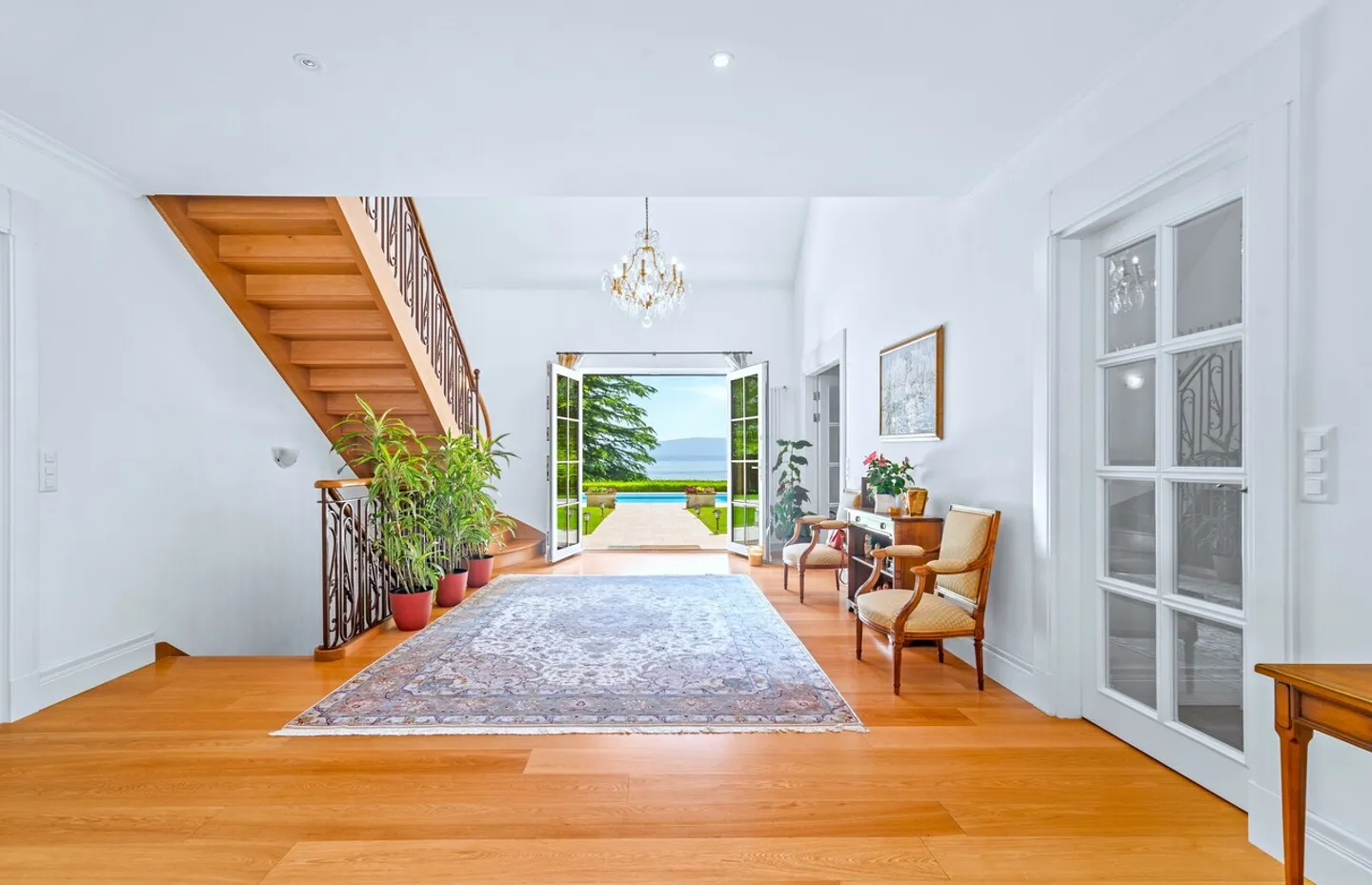 Property "feet in the water" with pool near Rolle - Photo 6 of 18