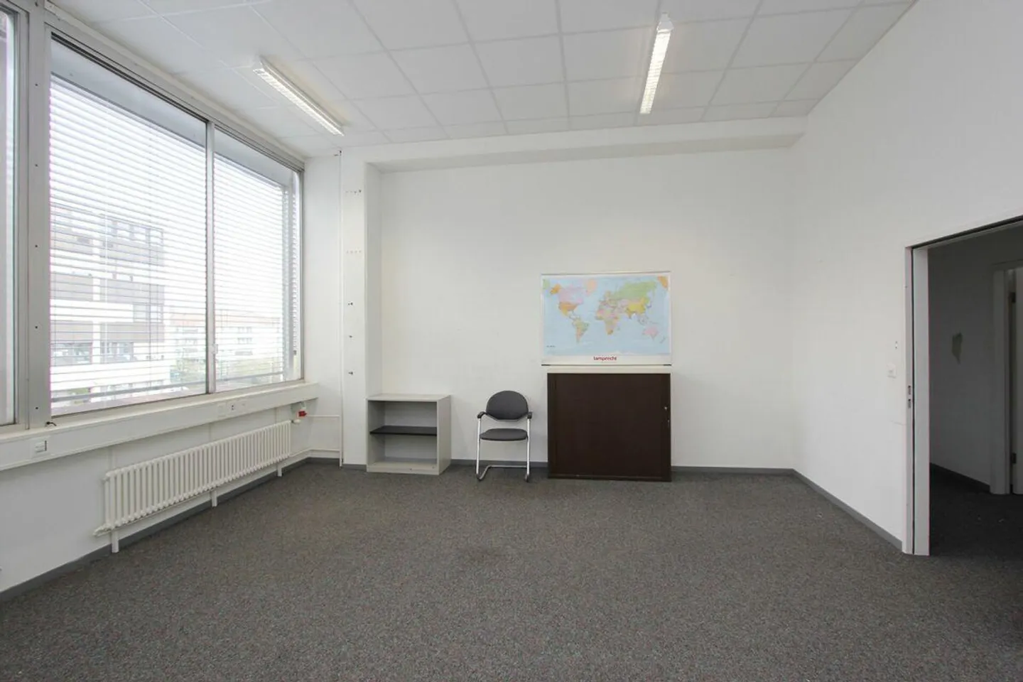 Edificio commerciale e per uffici attraente in posizione privilegiata - Foto 5 di 13