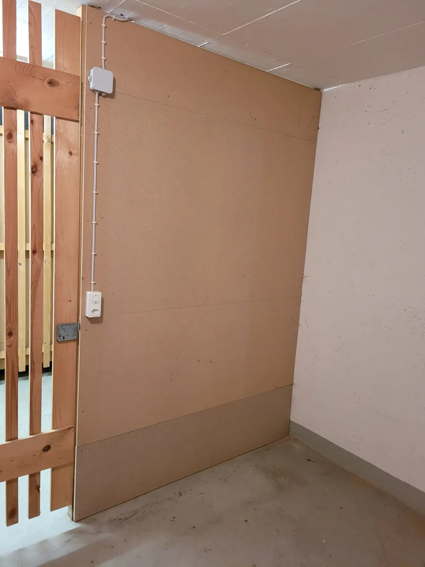 Salle de stockage d'environ 24m2 - Photo 4 sur 5