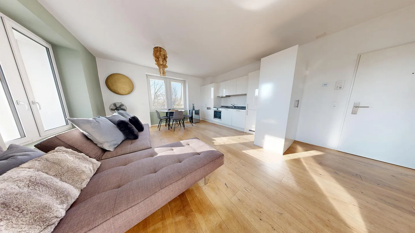 Stylish City Apartment Utilities Included - Photo 2 of 7