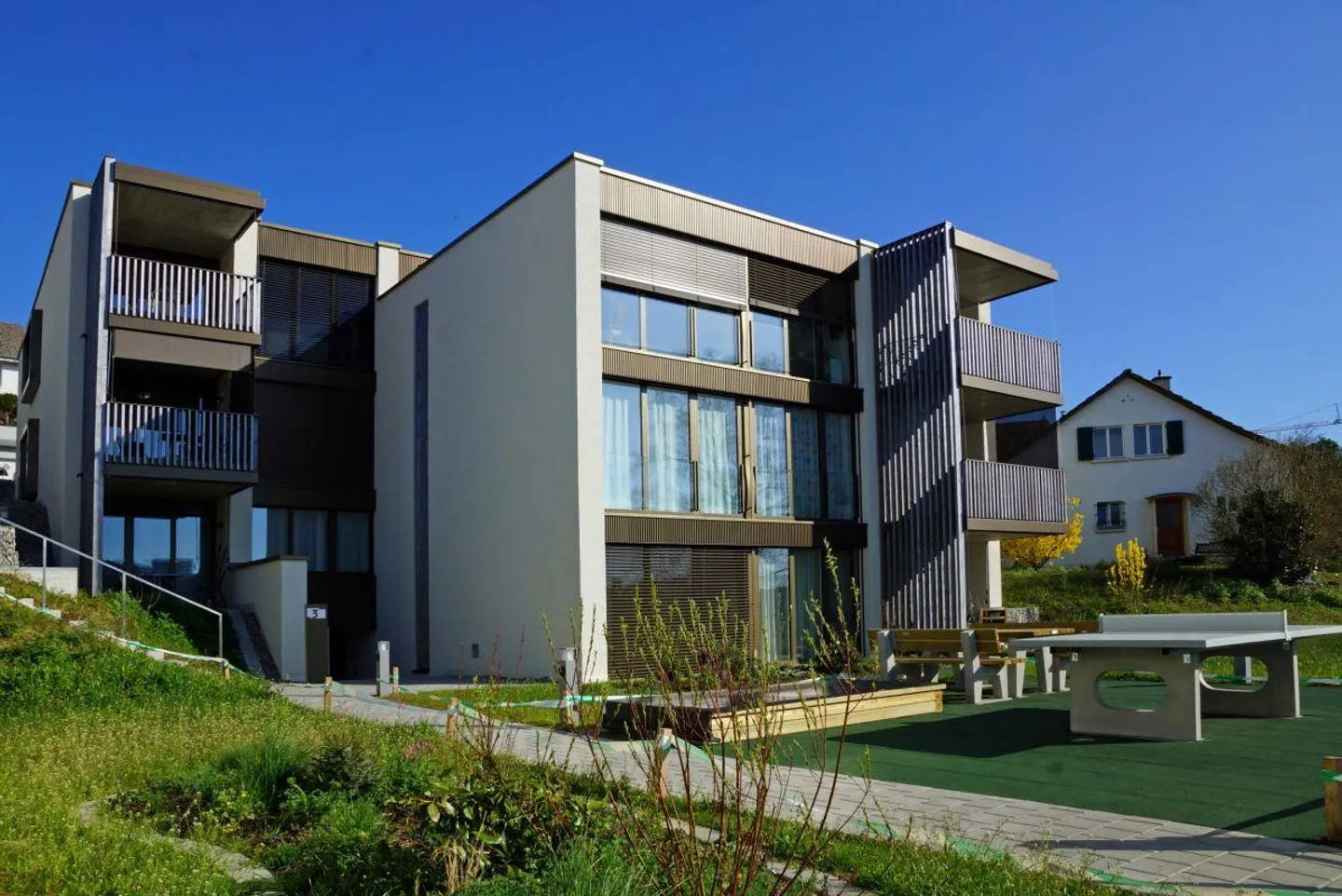 Appartement moderne au calme - Photo 1 sur 7