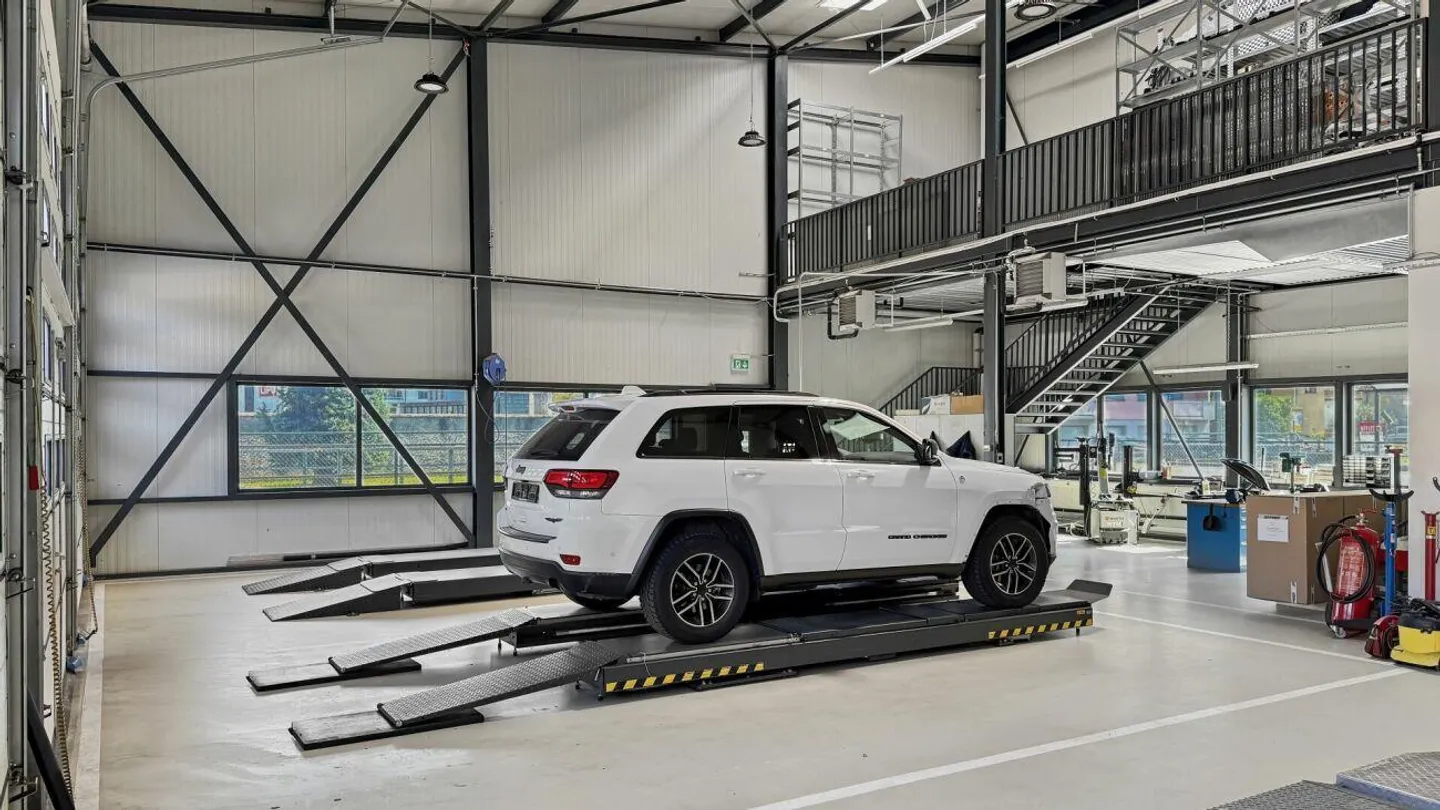 Contone - Immeuble commercial avec showroom dans un emplacement stratégique... - Photo 10 sur 18