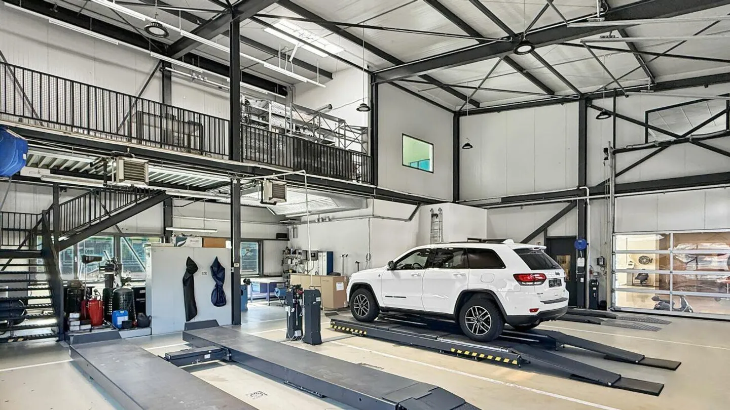 Contone - Immeuble commercial avec showroom dans un emplacement stratégique... - Photo 11 sur 18