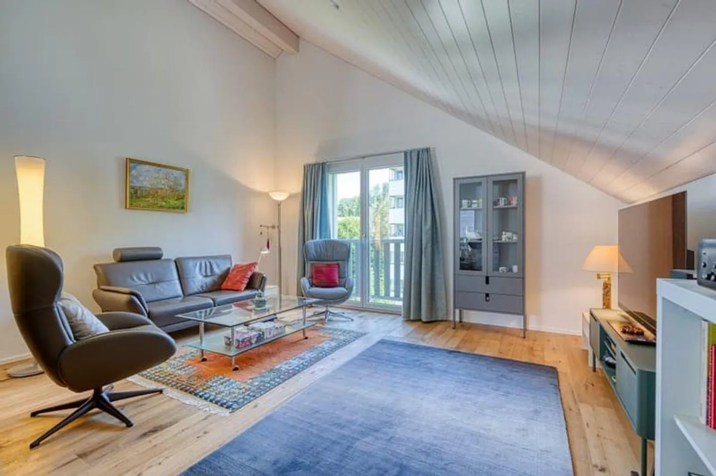 Geräumige 4.5-Zimmer-Wohnung in Einsiedeln zu vermieten - Foto 1 von 13