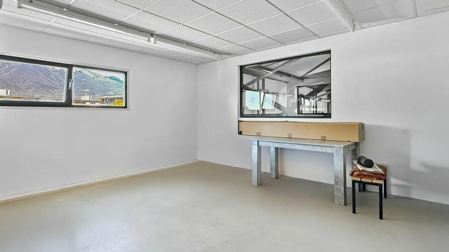 Contone - Immeuble commercial avec showroom dans un emplacement stratégique... - Photo 15 sur 18