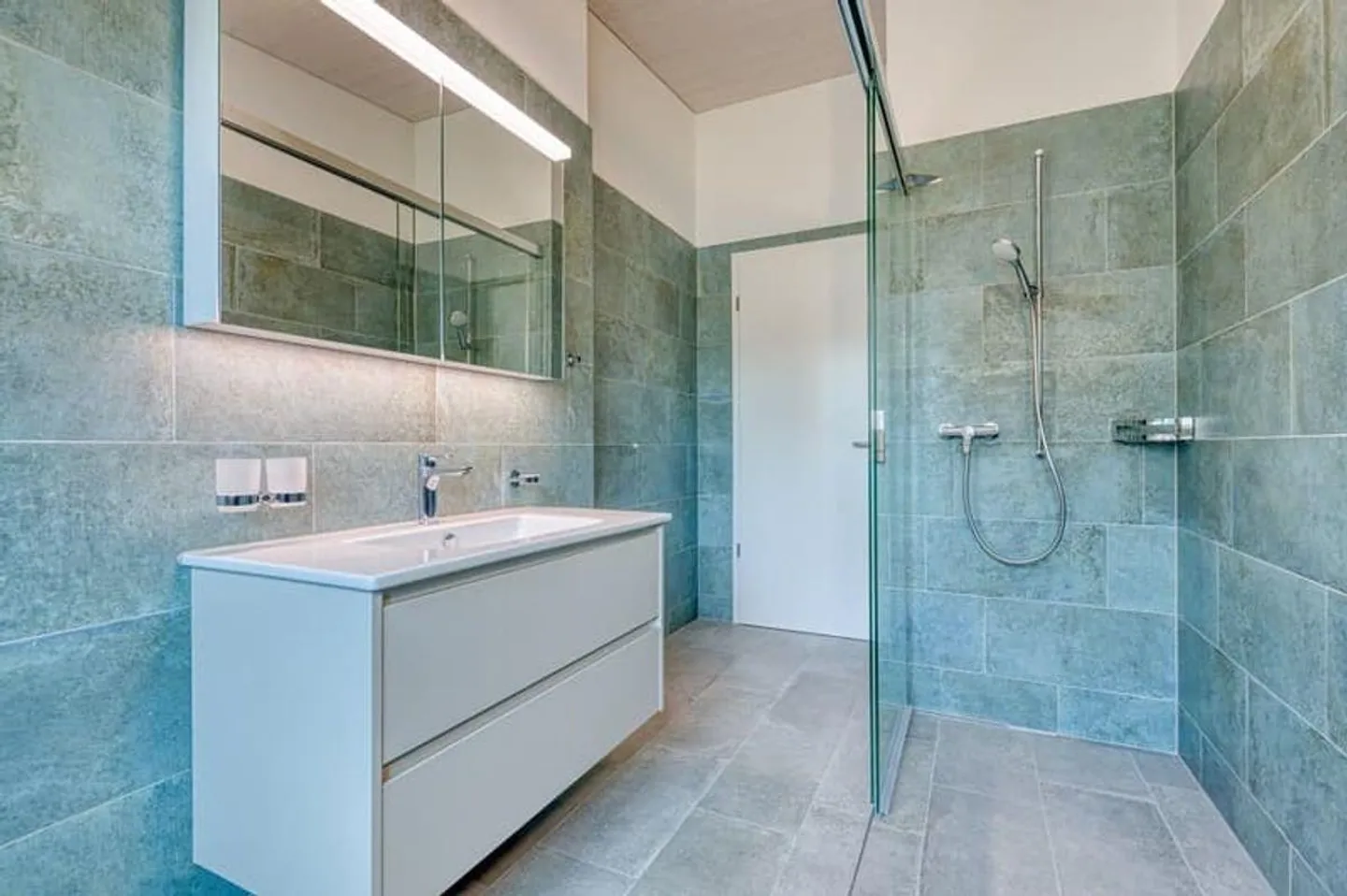 Geräumige 4.5-Zimmer-Wohnung in Einsiedeln zu vermieten - Foto 4 von 13