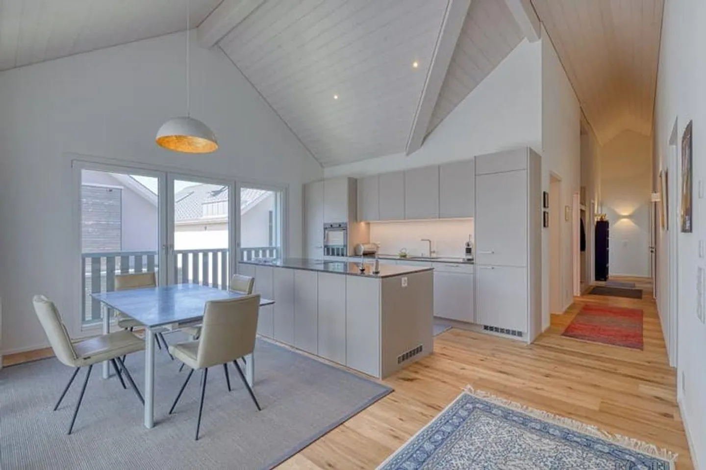 Geräumige 4.5-Zimmer-Wohnung in Einsiedeln zu vermieten - Foto 3 von 13