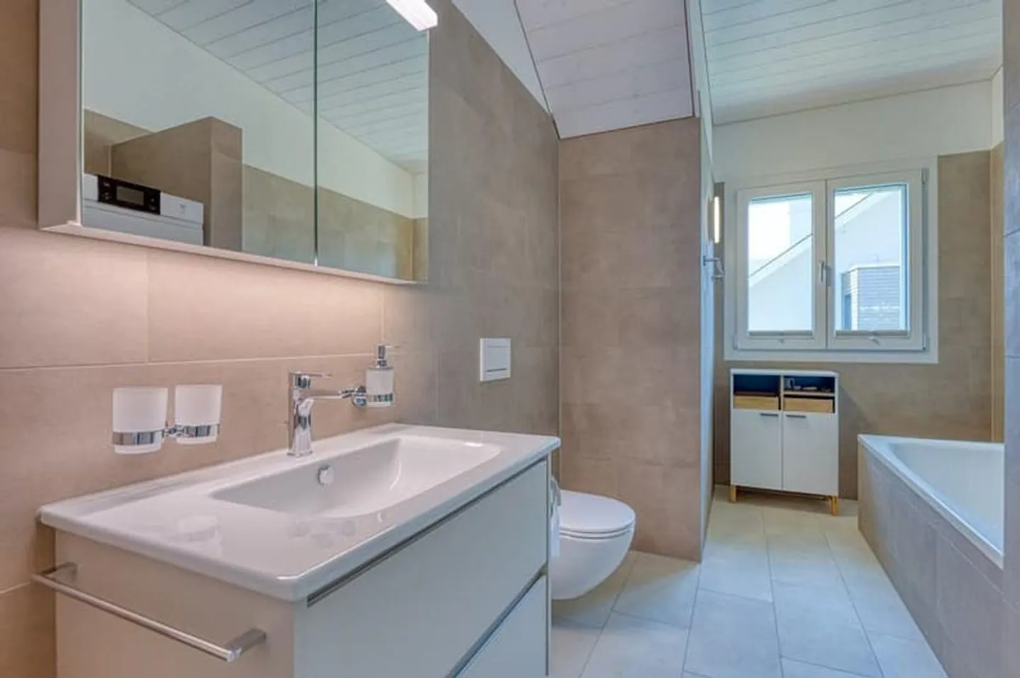 Geräumige 4.5-Zimmer-Wohnung in Einsiedeln zu vermieten - Foto 6 von 13