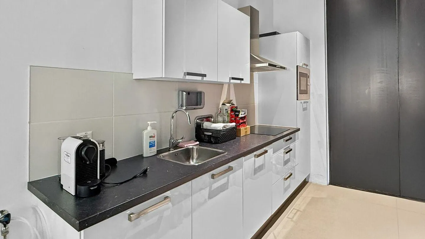 Contone - Immeuble commercial avec showroom dans un emplacement stratégique... - Photo 9 sur 18