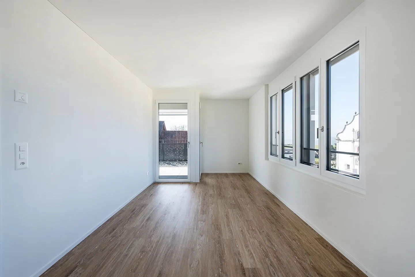 Modern 2.5 Room Apartment - Photo 4 of 6