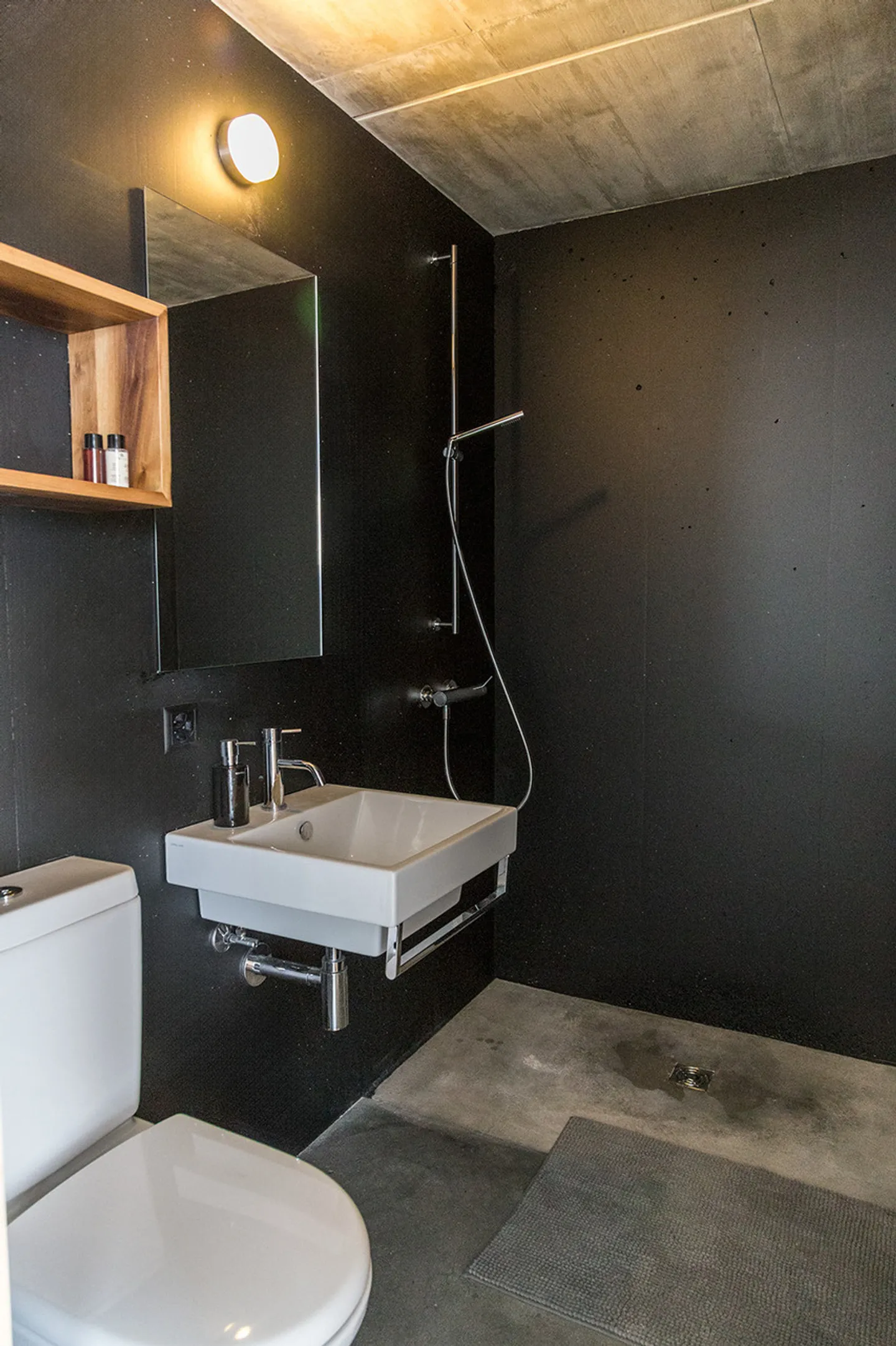 "Casa Nera" - einzigartiges Einfamilienhaus an sonniger Hanglage im Val Lumnezia - Foto 7 di 10