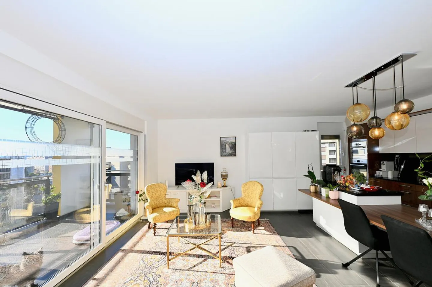 Elegantes Penthouse mit Panoramaterrasse in der Nähe des Zentrums von Lugano - Foto 3 von 20
