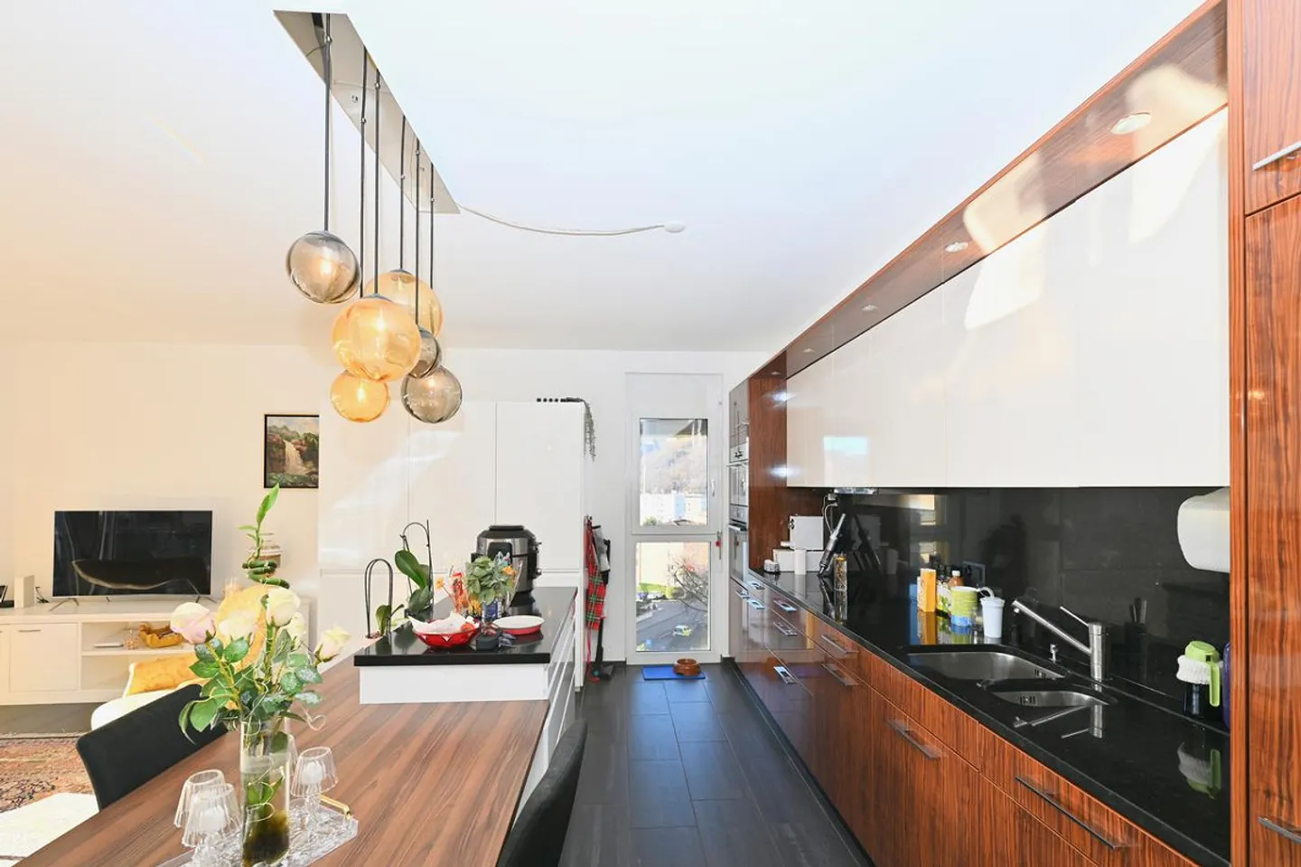 Elegantes Penthouse mit Panoramaterrasse in der Nähe des Zentrums von Lugano - Foto 6 von 20