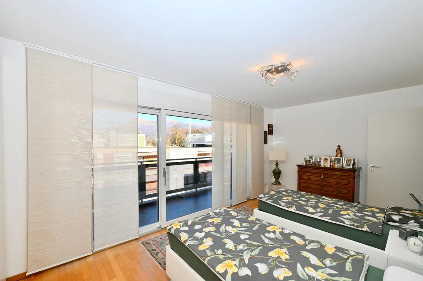 Elegantes Penthouse mit Panoramaterrasse in der Nähe des Zentrums von Lugano - Foto 12 von 20