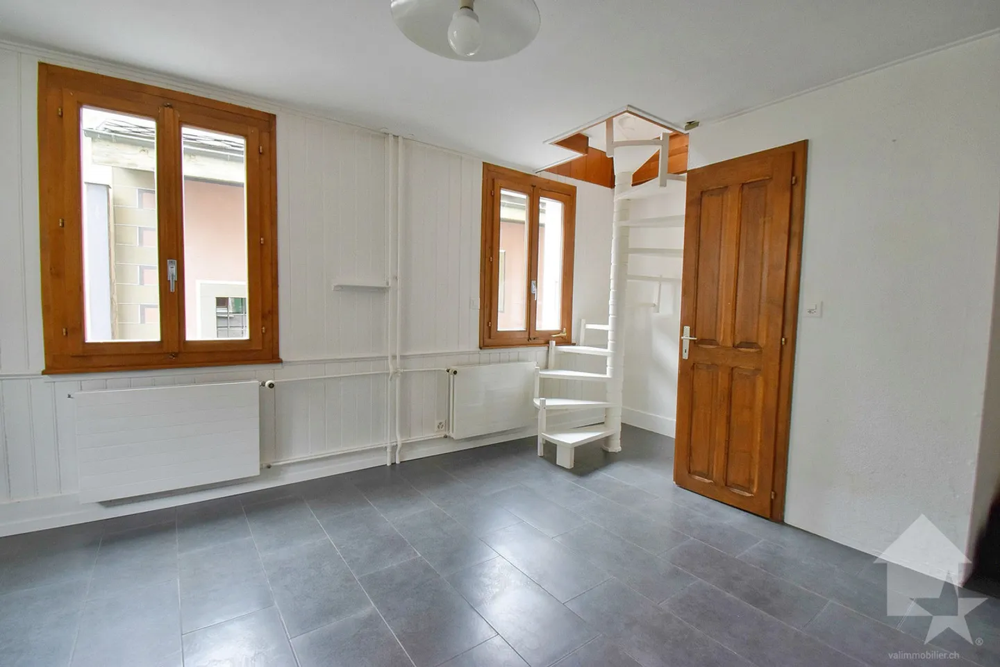 Charmante 2,5-Zimmer-Duplexwohnung, hell und gut gelegen - Foto 3 von 9