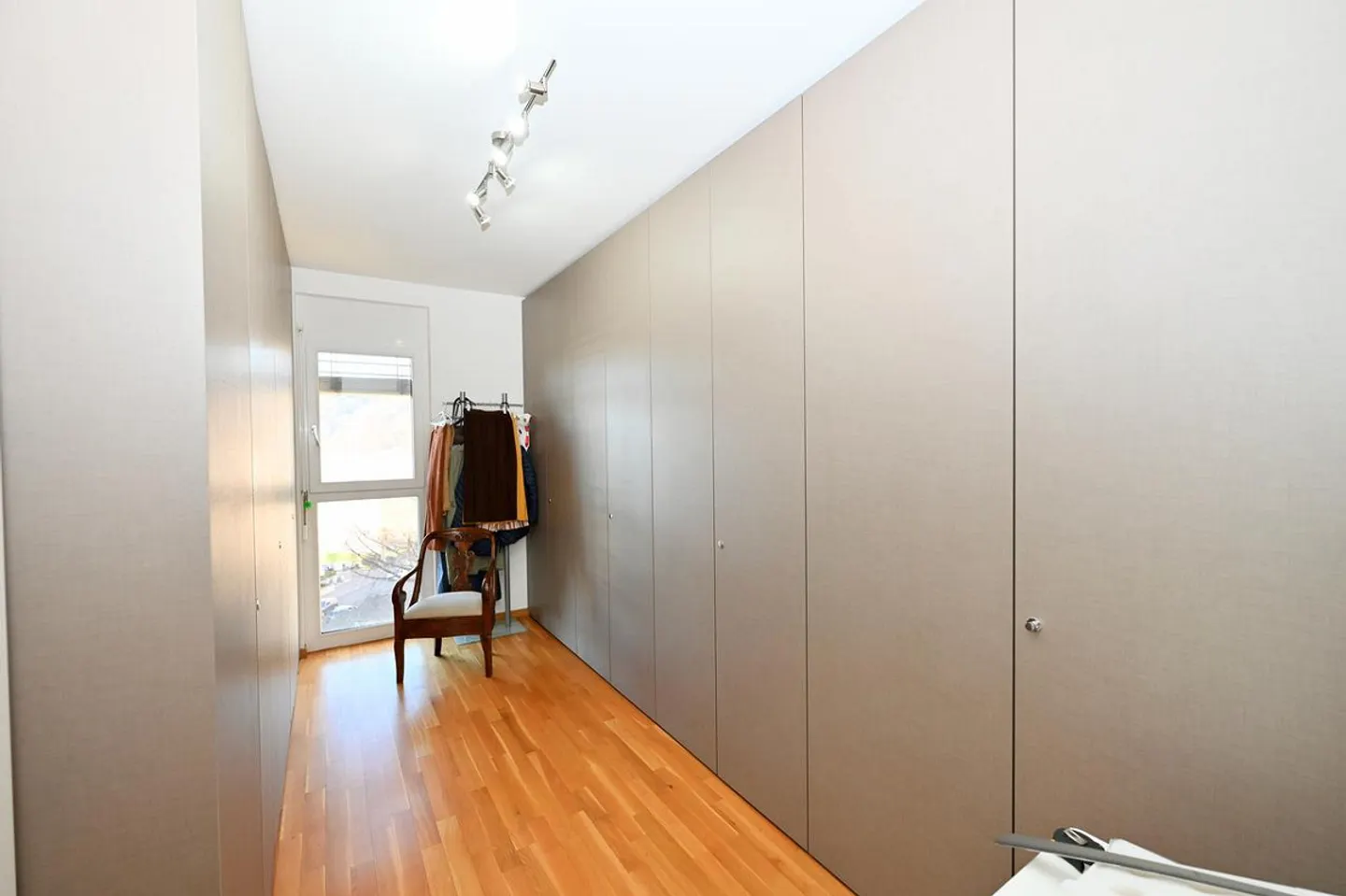 Elegantes Penthouse mit Panoramaterrasse in der Nähe des Zentrums von Lugano - Foto 13 von 20