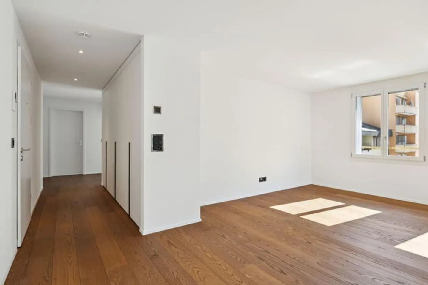 Appartamento esclusivo di 5,5 stanze in posizione centrale con vista sulle montagne e lontano - Foto 6 di 6