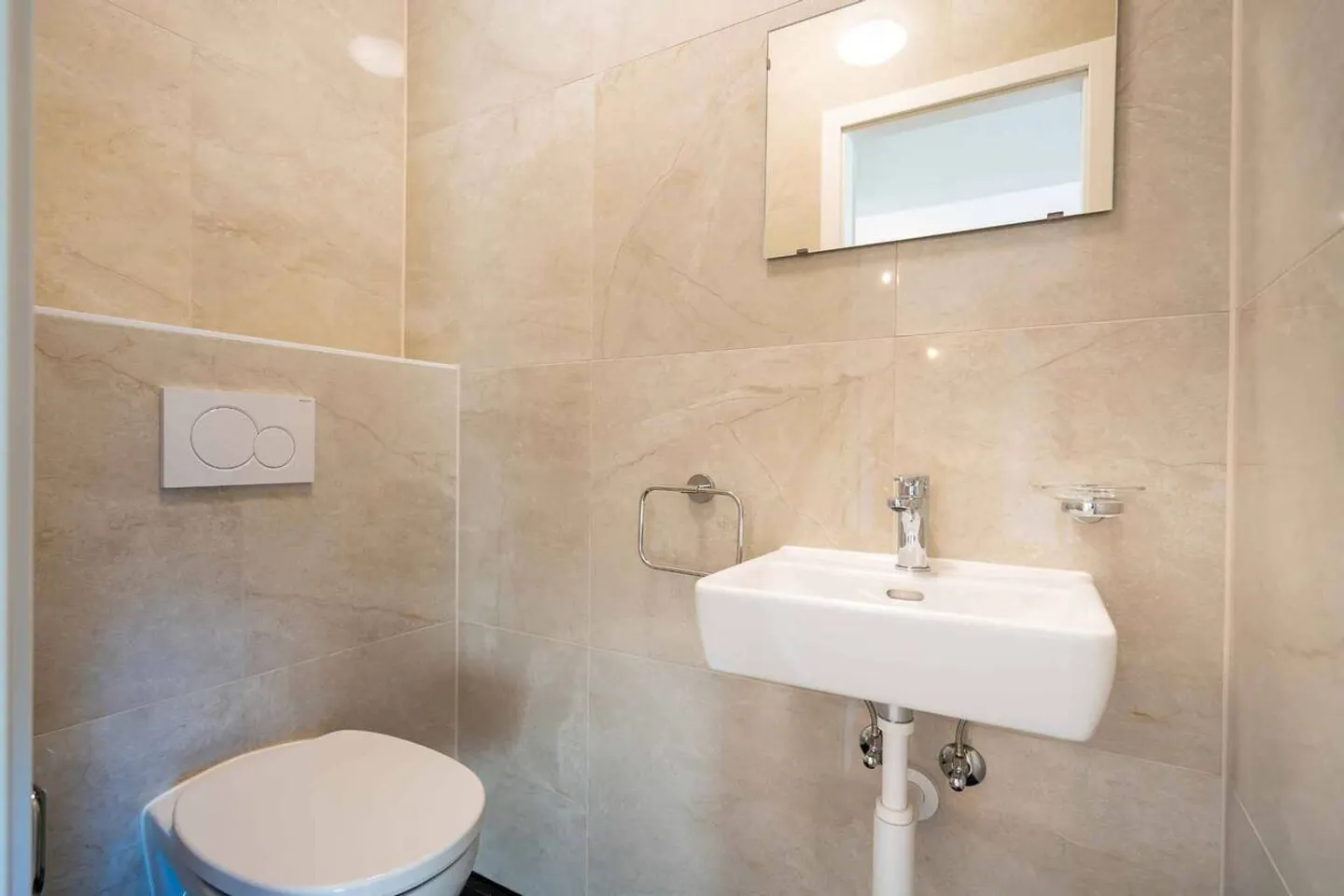 Appartement spacieux avec vue sur le lac - Photo 3 sur 5