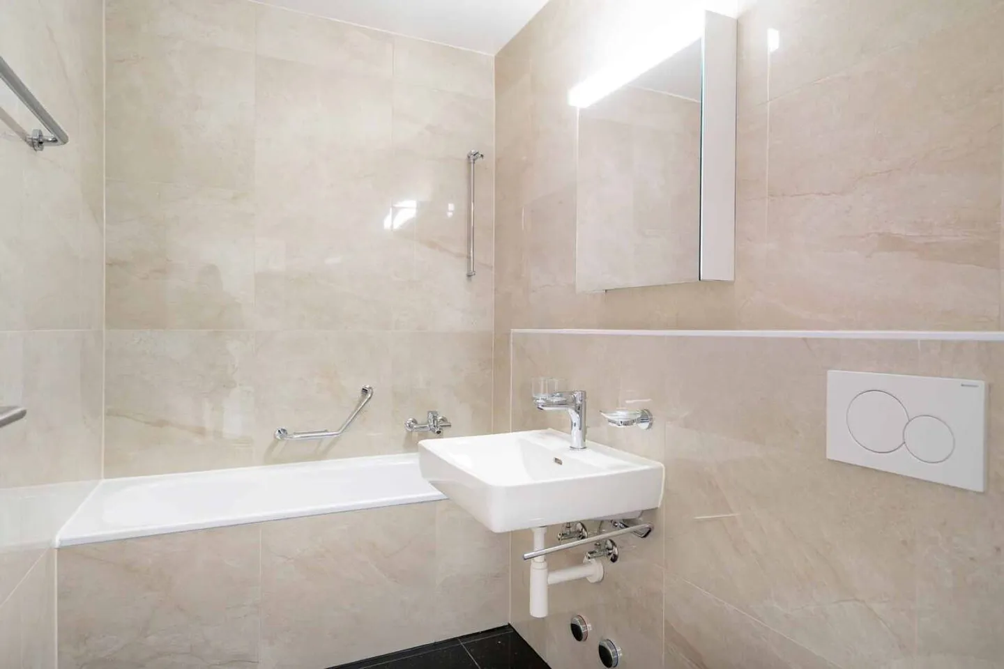 Appartement spacieux avec vue sur le lac - Photo 5 sur 5