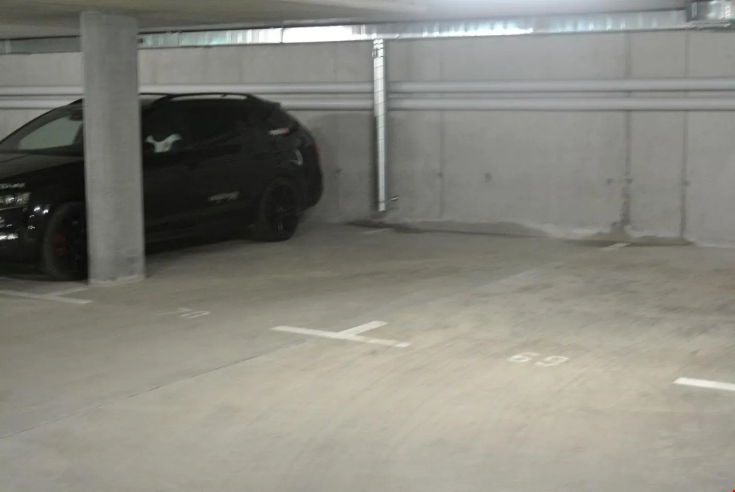 Geräumige Parkplätze in Interlaken - Foto 2 von 2