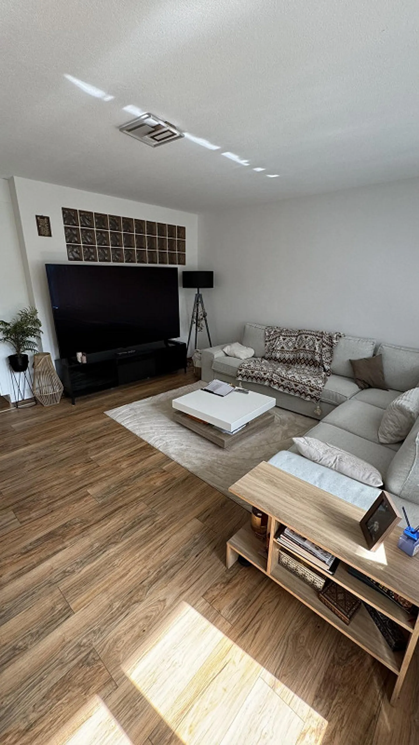 Luminoso appartamento di 5 stanze con grande terrazza, vista panoramica e posizione tranquilla - Foto 4 di 30