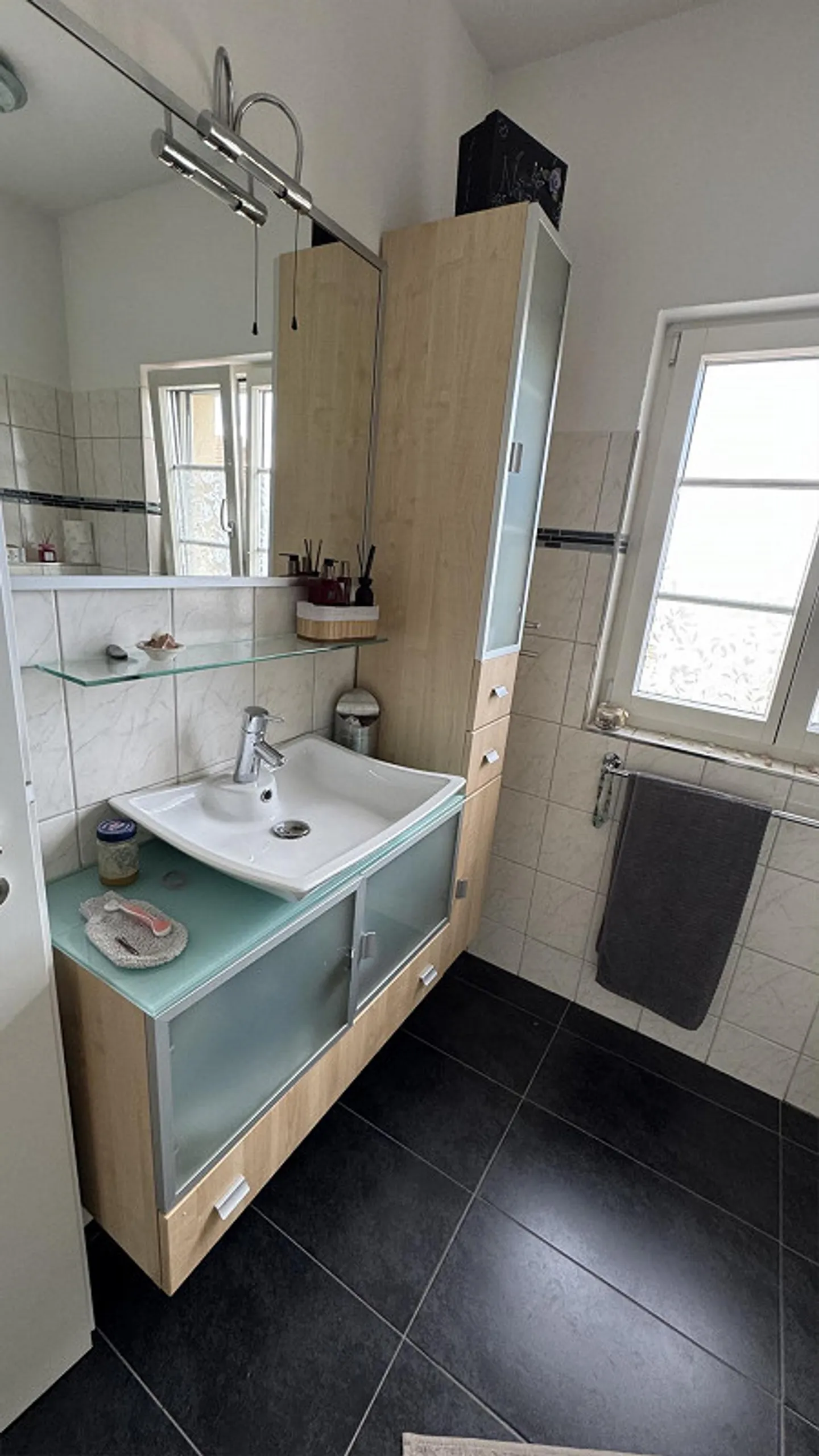 Luminoso appartamento di 5 stanze con grande terrazza, vista panoramica e posizione tranquilla - Foto 10 di 30