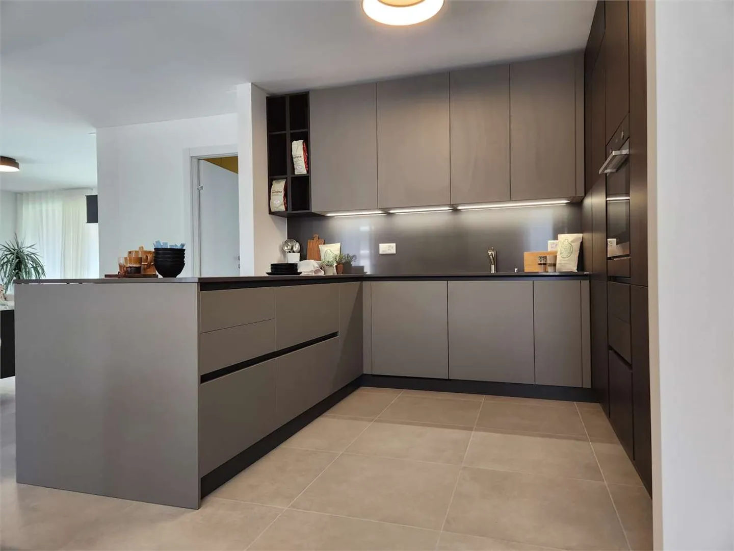 Bellinzona - Modernes 3.5-Zimmer-Apartment im Erdgeschoss mit exklusivem Garten - Photo 7 sur 13